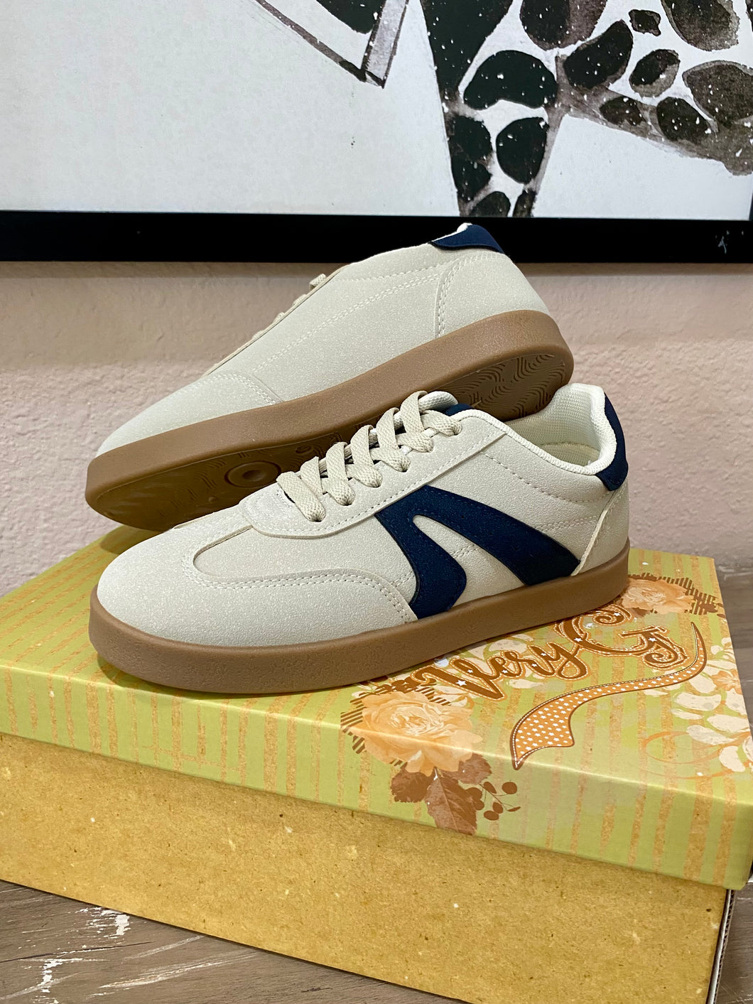 VERY G RETRO BEIGE SNEAKER