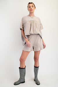 MINERAL WASHED RUFFLE HEM SHORT PANTS