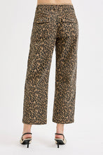 Load image into Gallery viewer, RISEN LEPOARD MID RISE CROP RELAXED PANT

