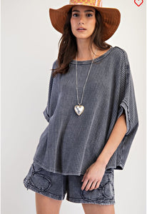 EASEL SHORT SLEEVE MINERAL WASHED TOP
