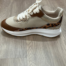 Load image into Gallery viewer, BLAZER ANIMAL MULTI FABRIC TENNIS SHOE
