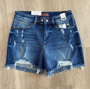 JUDY BLUE MID-RISE DOUBLE BUTTON DISTRESS SHORT