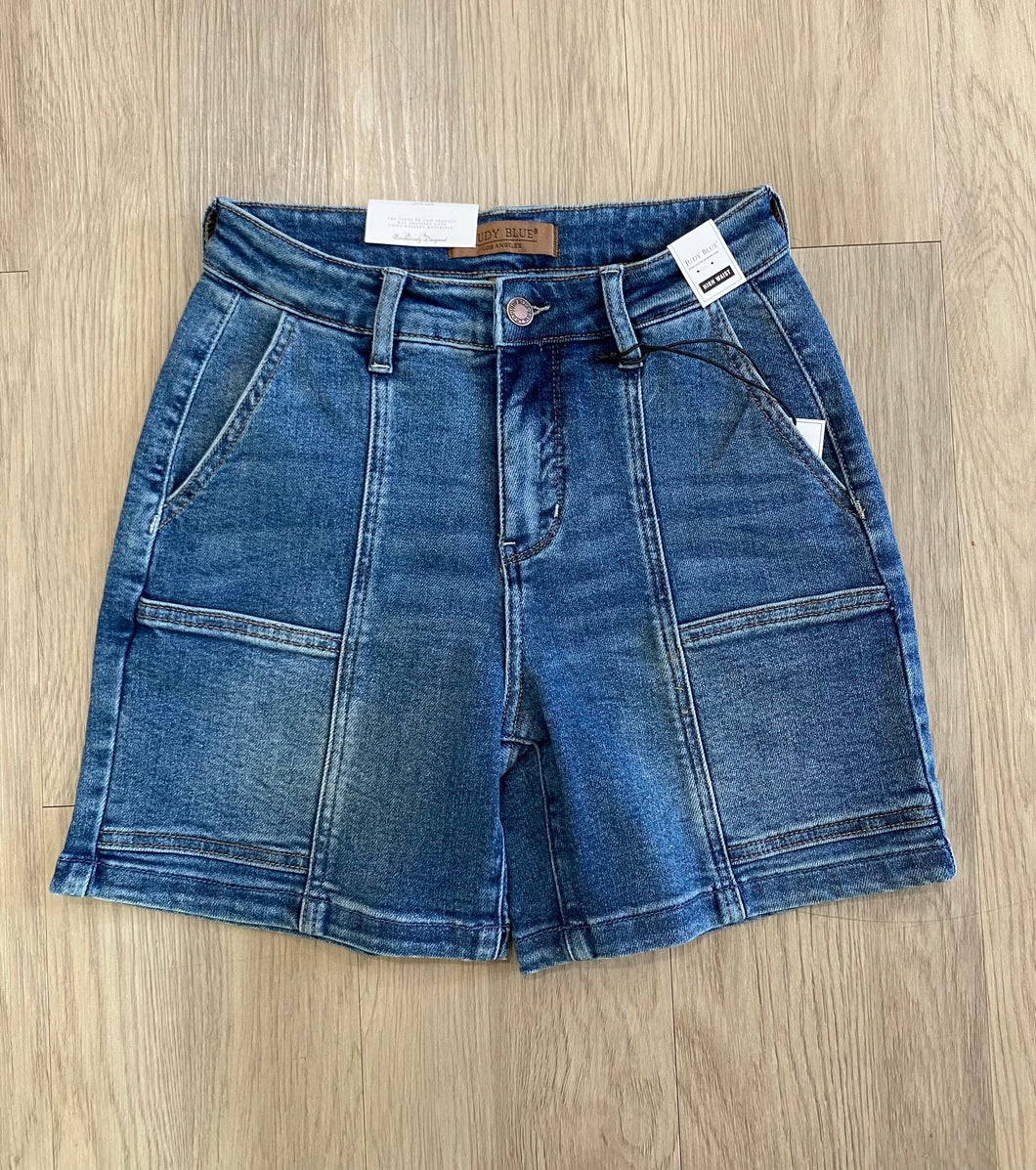 JUDY BLUE DARK WASH CARGO SHORTS