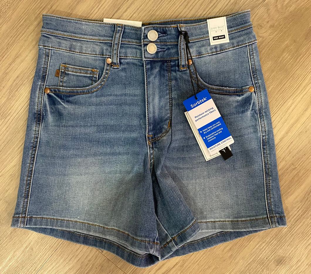 JUDY BLUE HW DOUBLE-BUTTON LIGHT WASH SHORT