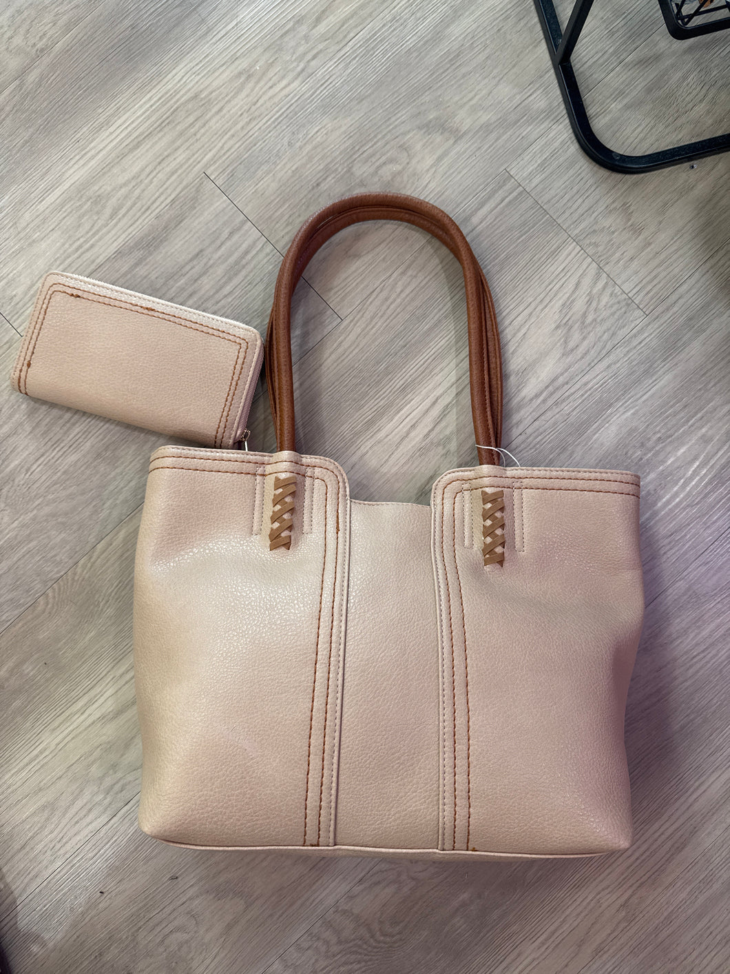 BEIGE PURSE WITH BROWN STITCHING WITH WALLET