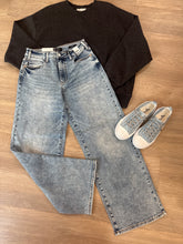 Load image into Gallery viewer, JUDY BLUE HW BAGGY LIGHT VINTAGE WASH
