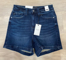 Load image into Gallery viewer, JUDY BLUE HW BACK BUTTON POCKET SHORT

