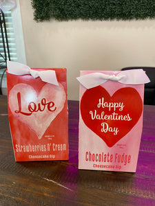 VALENTINE'S DAY CHEESECAKE DIP GIFT BOX