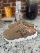 Load image into Gallery viewer, VERY G CALI TAUPE CLOGS
