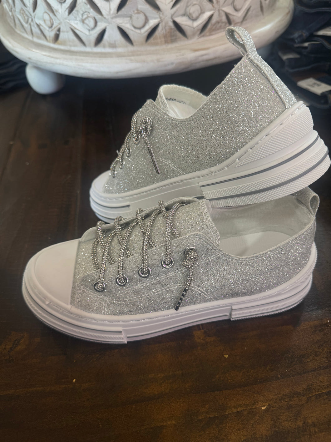 VERY G AMAN SLIVER GLITTER RHINESTONE TENNIS SHOES