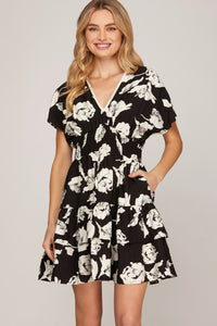 DROP SHOULDER SHORT SLEEVE WOVEN PRINT WAIST SMOCKING TIERED DRESS WITH POCKETS
