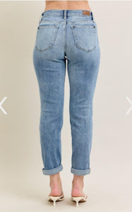 JUDY BLUE CORE MIDRISE BLEACH WASH BOYFRIEND