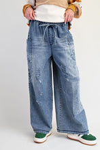 Load image into Gallery viewer, PATCHWORK PRINTED WASHED DENIM PANTS
