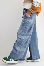 Load image into Gallery viewer, PATCHWORK PRINTED WASHED DENIM PANTS
