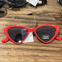 Load image into Gallery viewer, SUNGLASSES (SEVERAL STYLES AND COLORS)
